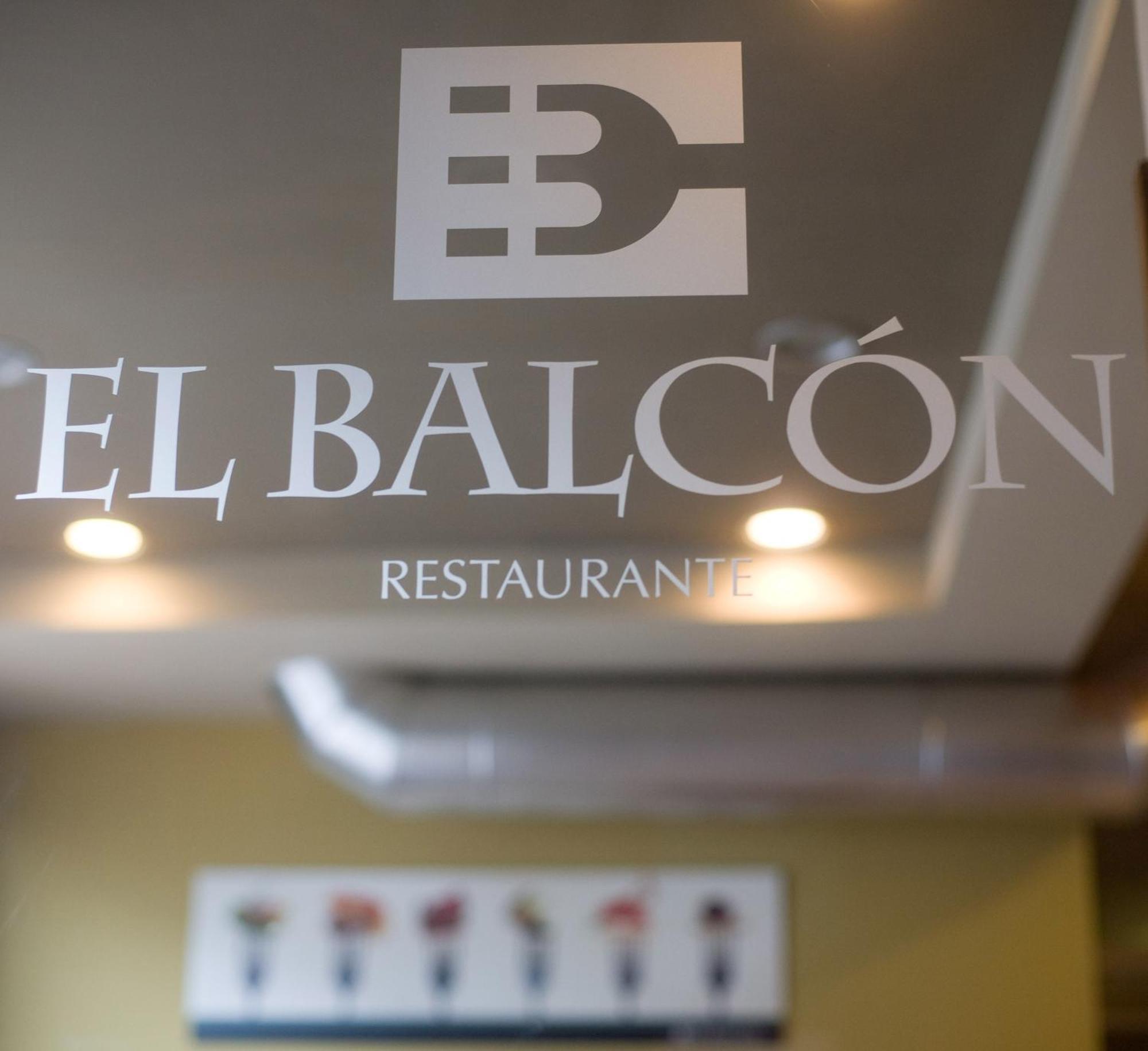 Hotel El Balcon Avilés Buitenkant foto