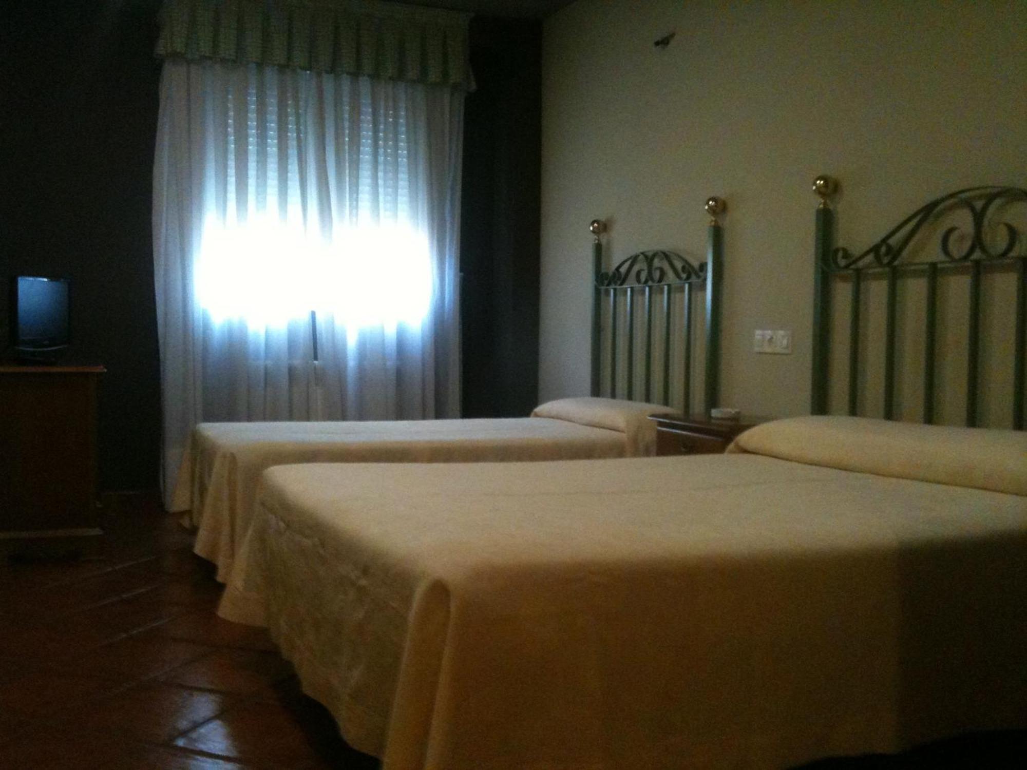 Hotel El Balcon Avilés Buitenkant foto